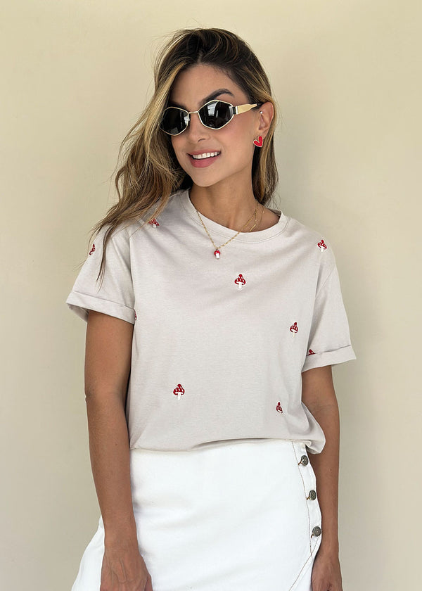 Camiseta Bordada Hongo Beige - Marie